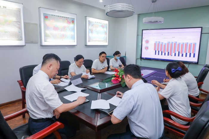 紫云之光科技有限公司召开半年工作总结会议(图5)