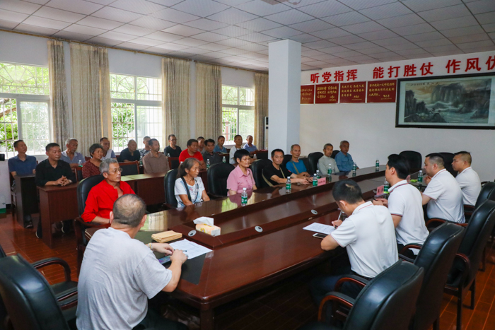 军礼无言胜有声 ——星瑞集团慰问重庆市潼南区古溪镇退役老兵(图1)