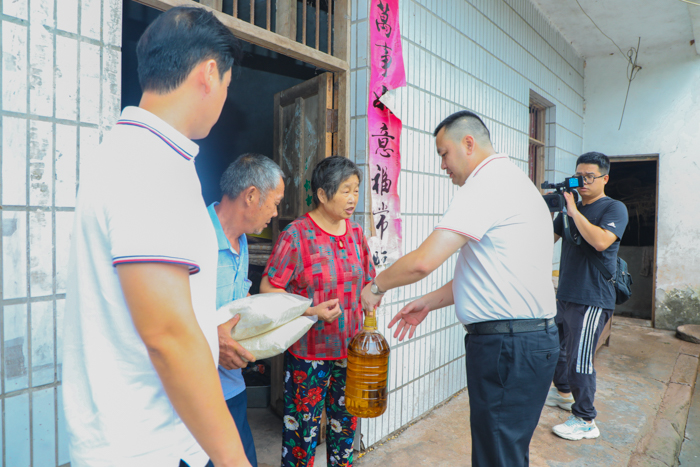军礼无言胜有声 ——星瑞集团慰问重庆市潼南区古溪镇退役老兵(图10)