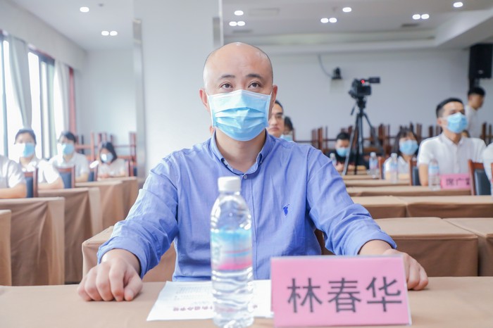 星火成炬 同战疫霾 ——星瑞集团疫情防控志愿服务队接受锦旗仪式举行(图3)