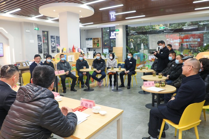 发扬优良传统 关爱退役军人 ——星瑞集团联合开展走访慰问贫困退役军人“暖冬行动”(图2)