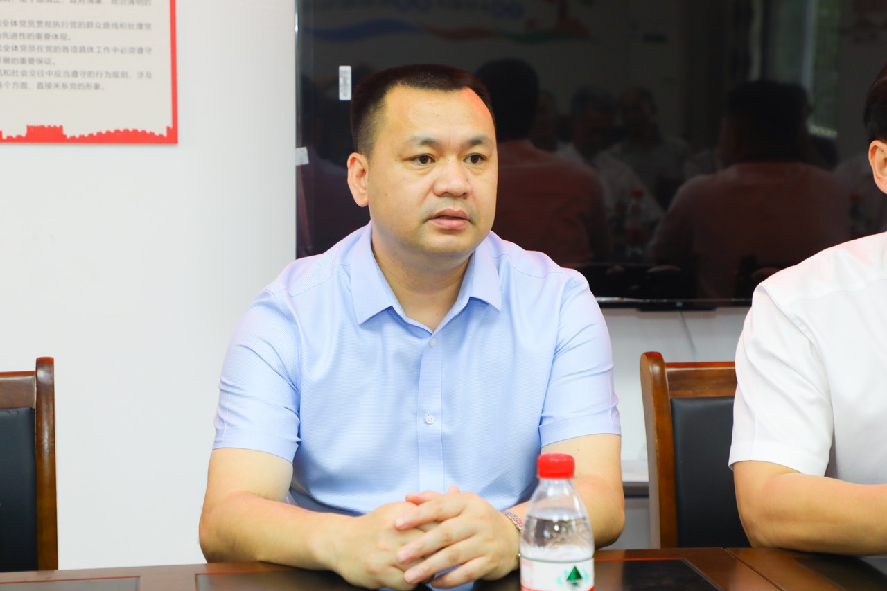 感党恩 叙乡情 助振兴 ——星瑞集团开展“七一”建党节慰问捐赠活动(图16)