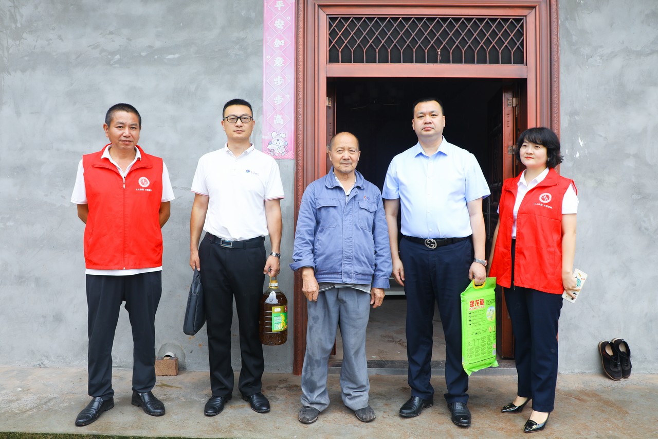 感党恩 叙乡情 助振兴 ——星瑞集团开展“七一”建党节慰问捐赠活动(图13)
