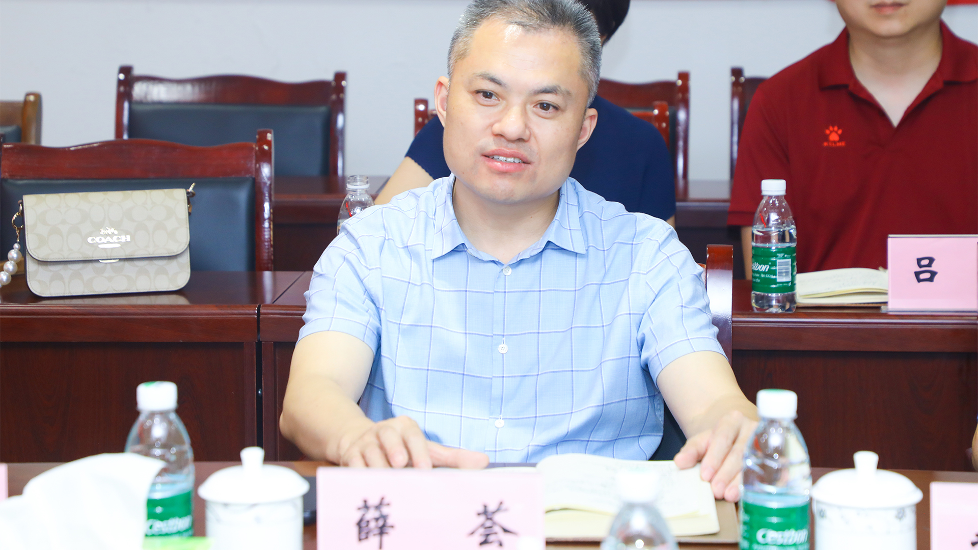 政企沟通“面对面” 共绘养老“同心圆” ——星瑞集团、寿而康养老服务有限公司与潼南区民政局就推进养老服务业高质量发展进行洽谈(图2)