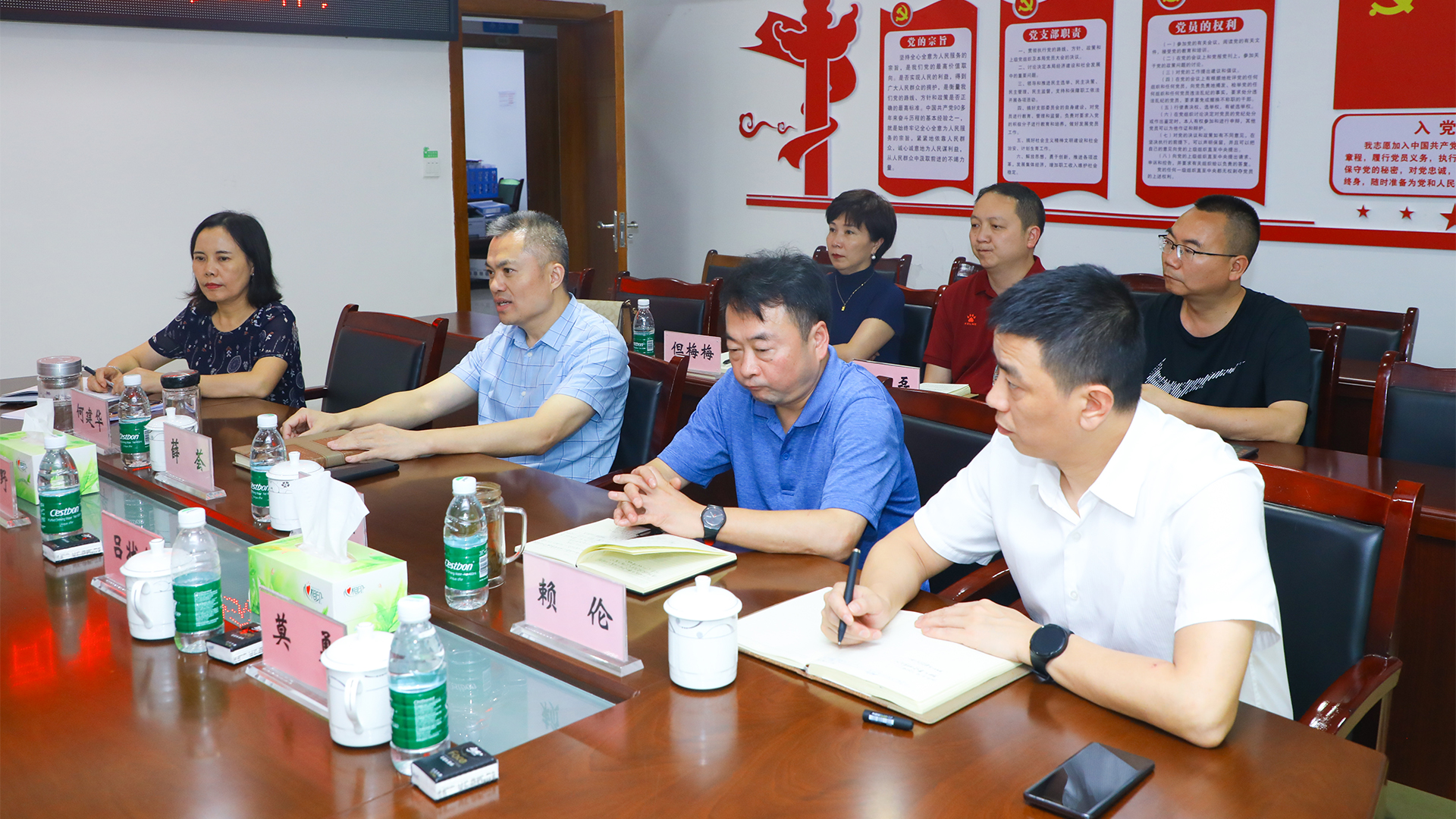 政企沟通“面对面” 共绘养老“同心圆” ——星瑞集团、寿而康养老服务有限公司与潼南区民政局就推进养老服务业高质量发展进行洽谈(图5)