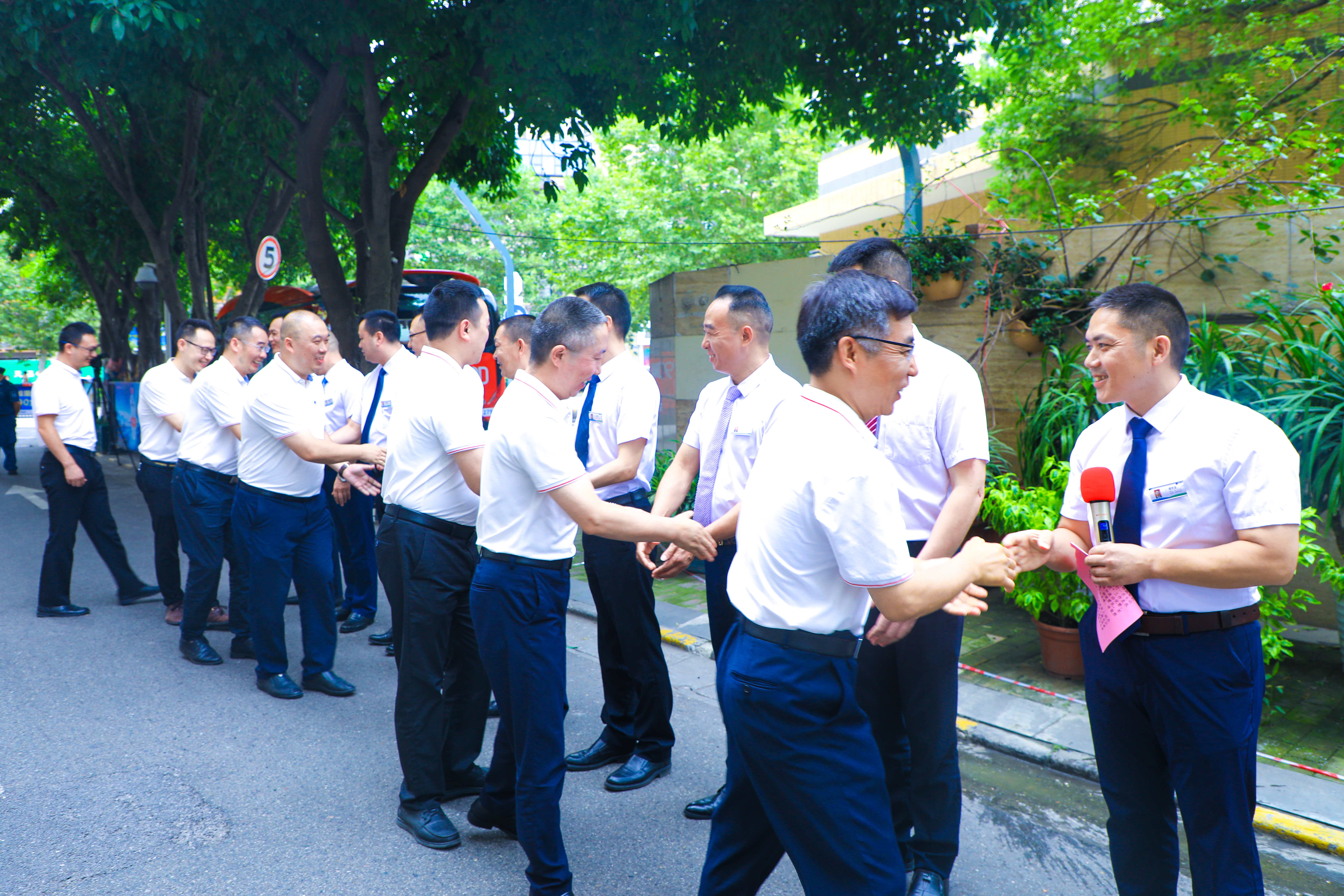 格桑花开拥军路 ——星瑞集团举行赴西藏、新疆部分边防部队慰问出征仪式(图7)