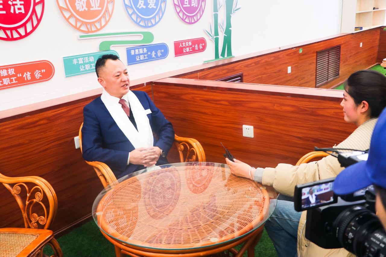 星瑞集团对解放军驻日土某部和驻斯潘古尔某连进行慰问(图8)