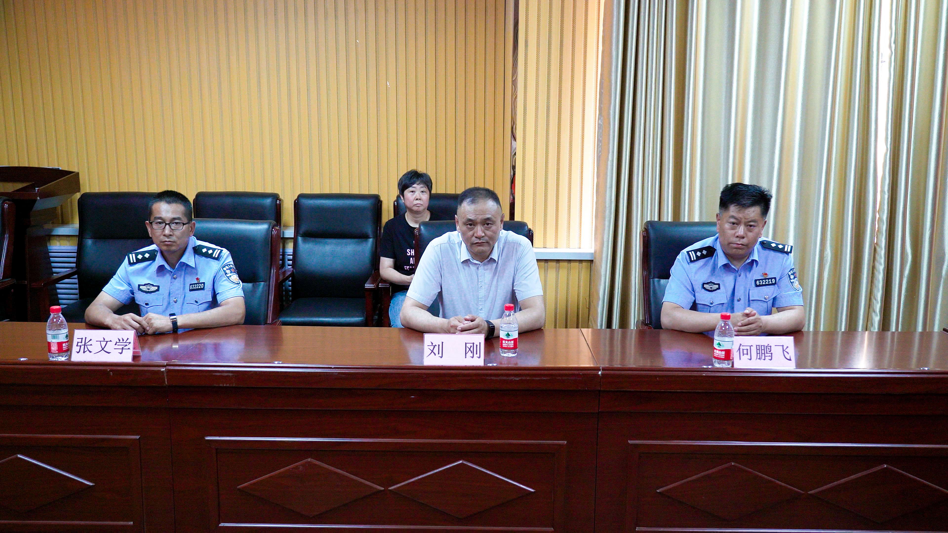 星瑞集团对阿勒泰边境管理大队进行慰问(图12)