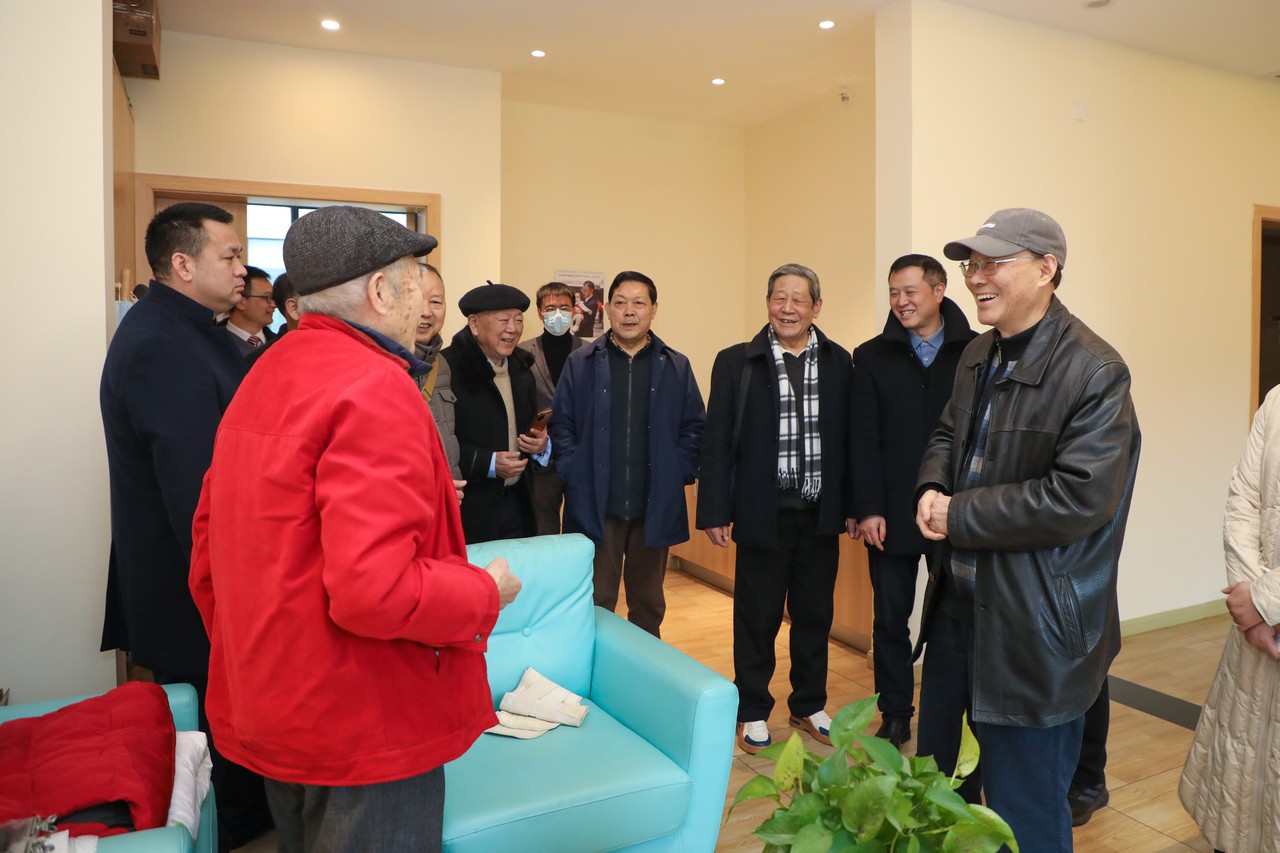 将军关怀 如沐春风 ——部分在蓉老将军莅临星瑞集团旗下成都万瑞国际健康养老中心参观指导(图4)