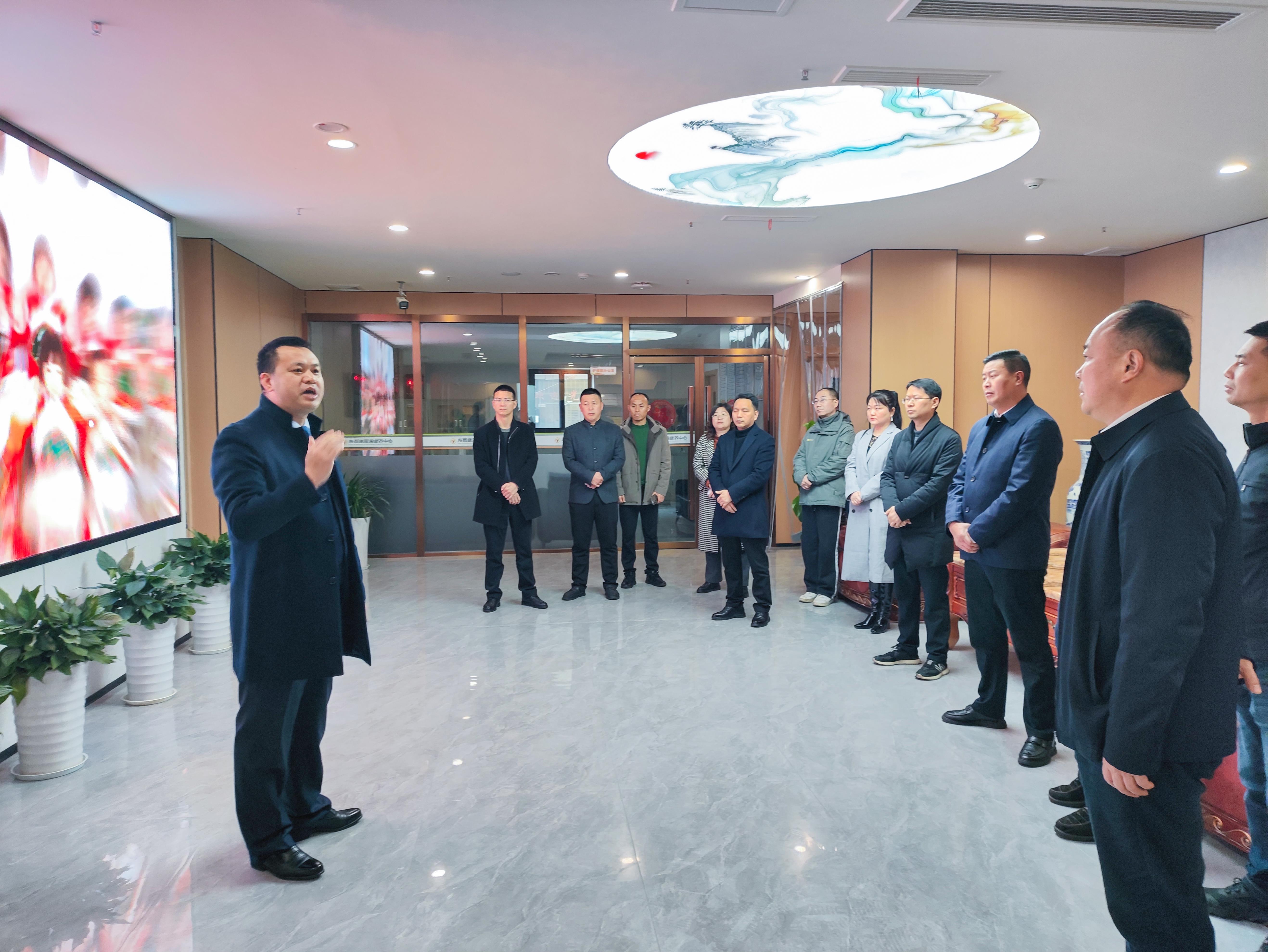 广元、达州市退役军人事务局及区县领导一行莅临星瑞集团考察交流(图4)