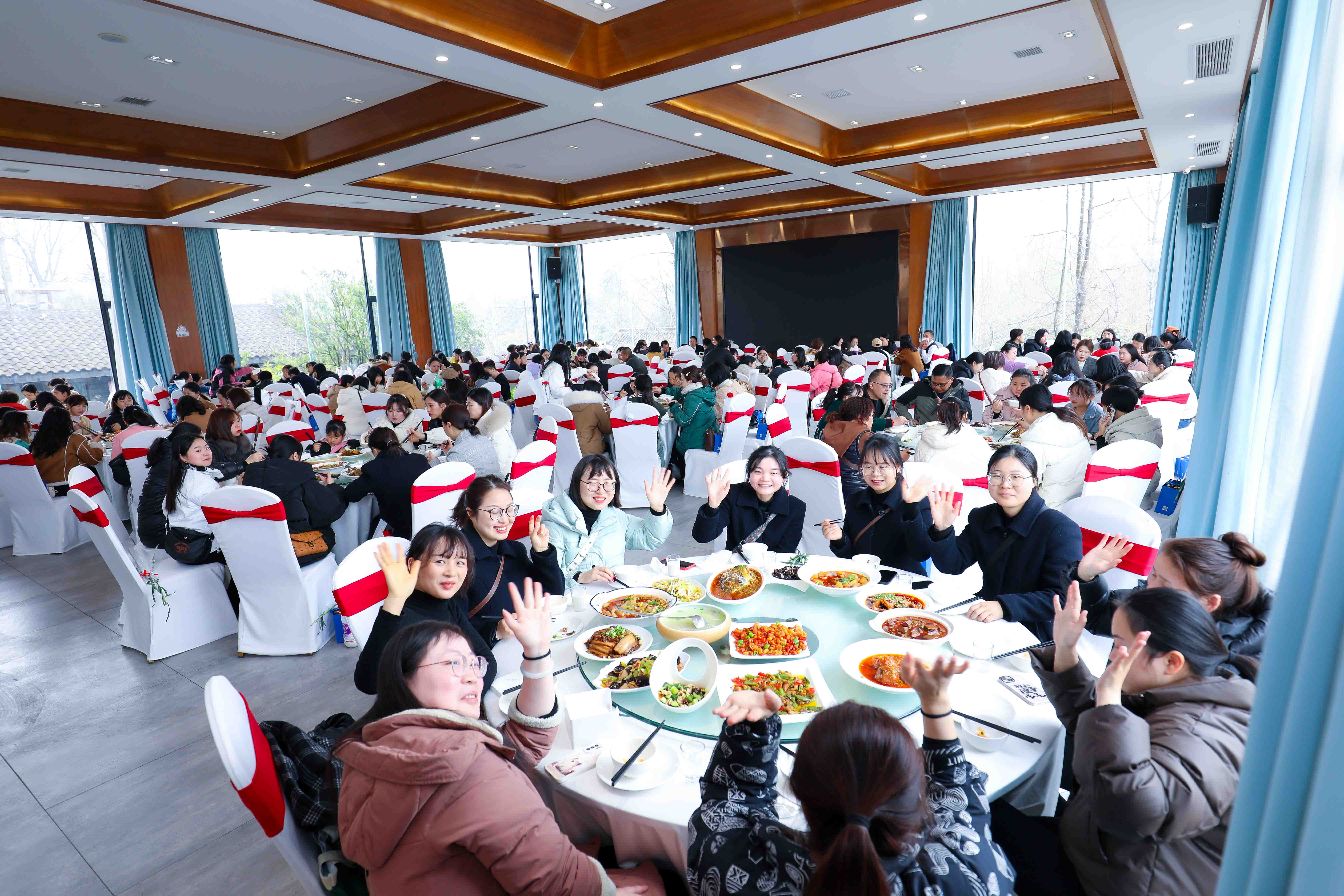 巾帼同辉 健康同行——星瑞集团举行“三·八”妇女节庆祝活动(图8)