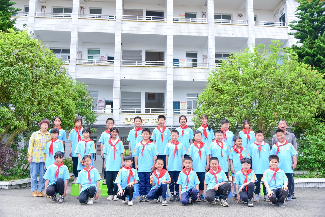 同舟共济 守望相助——星瑞集团向潼南区飞跃小学进行爱心捐赠(图13)