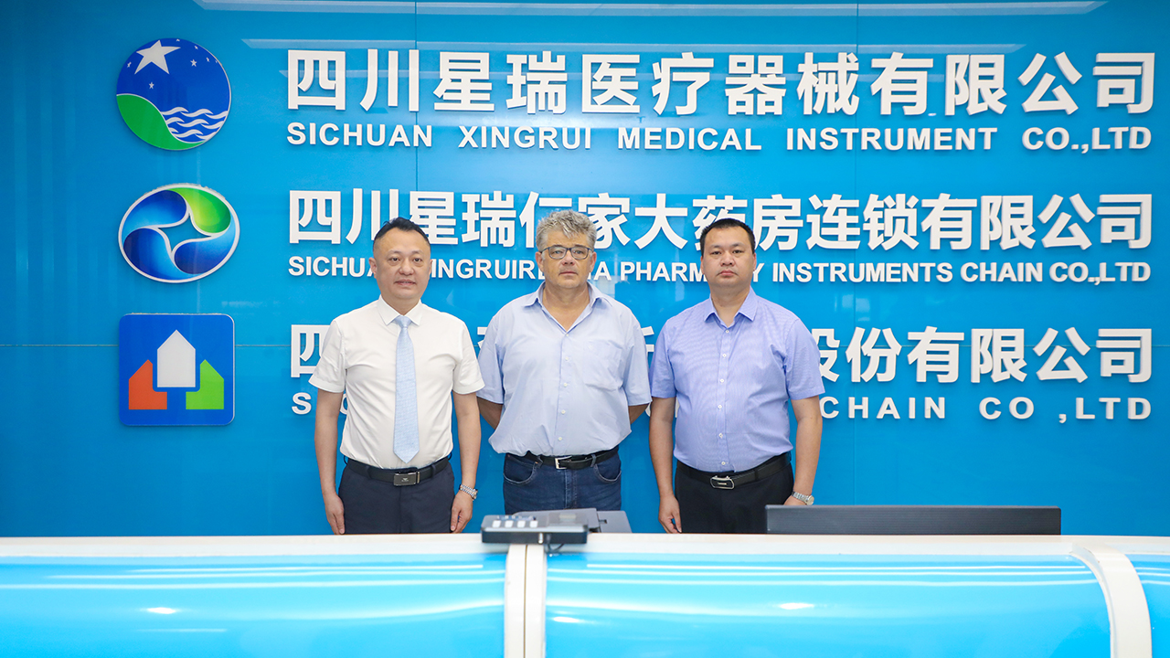 国际蜂联蜂疗科学委员会主席雅诺什教授莅临星瑞集团考察交流(图8)