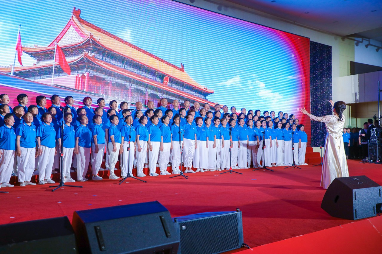 红歌献党庆华诞 矢志健康照初心 ——星瑞集团2024年庆“七·一”主题歌咏活动在新都盛大举行(图9)