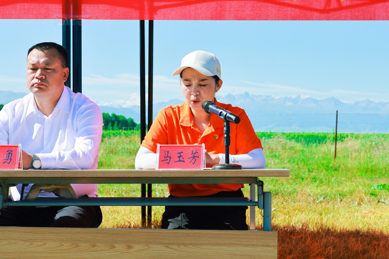 共话浓浓援疆情 同酿乡村振兴蜜——帮扶女性创业养蜂基地揭牌暨养蜂机具捐赠仪式在新疆昭苏县举行 (图8)