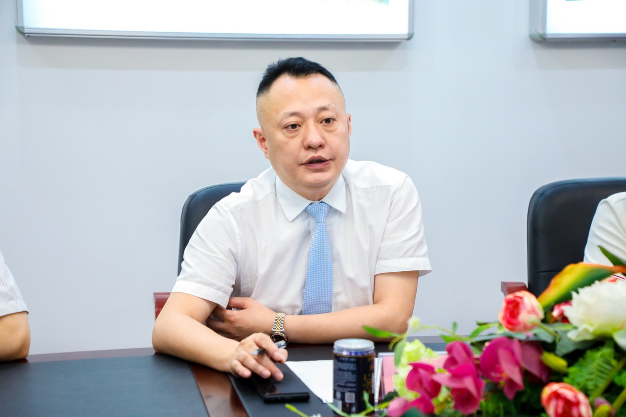 贵阳市人民政府驻重庆（成都）办事处领导一行莅临星瑞集团考察交流(图4)