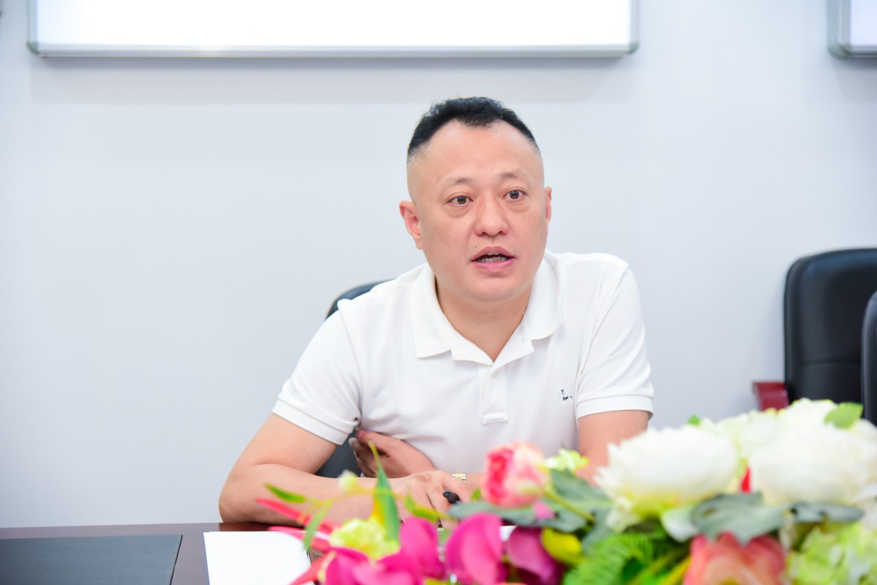 成都高新区社区治理和社会保障局领导一行莅临星瑞集团考察交流(图5)
