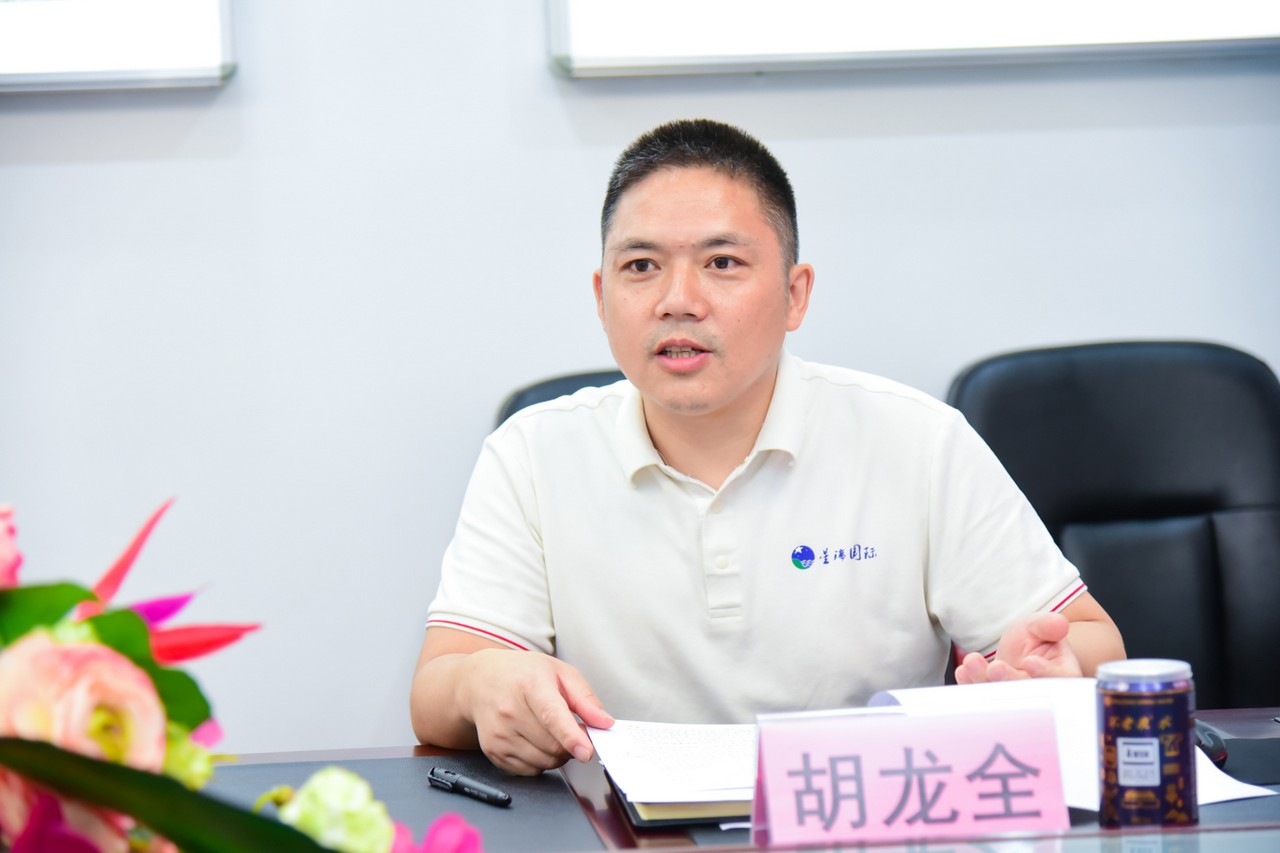 成都高新区社区治理和社会保障局领导一行莅临星瑞集团考察交流(图6)