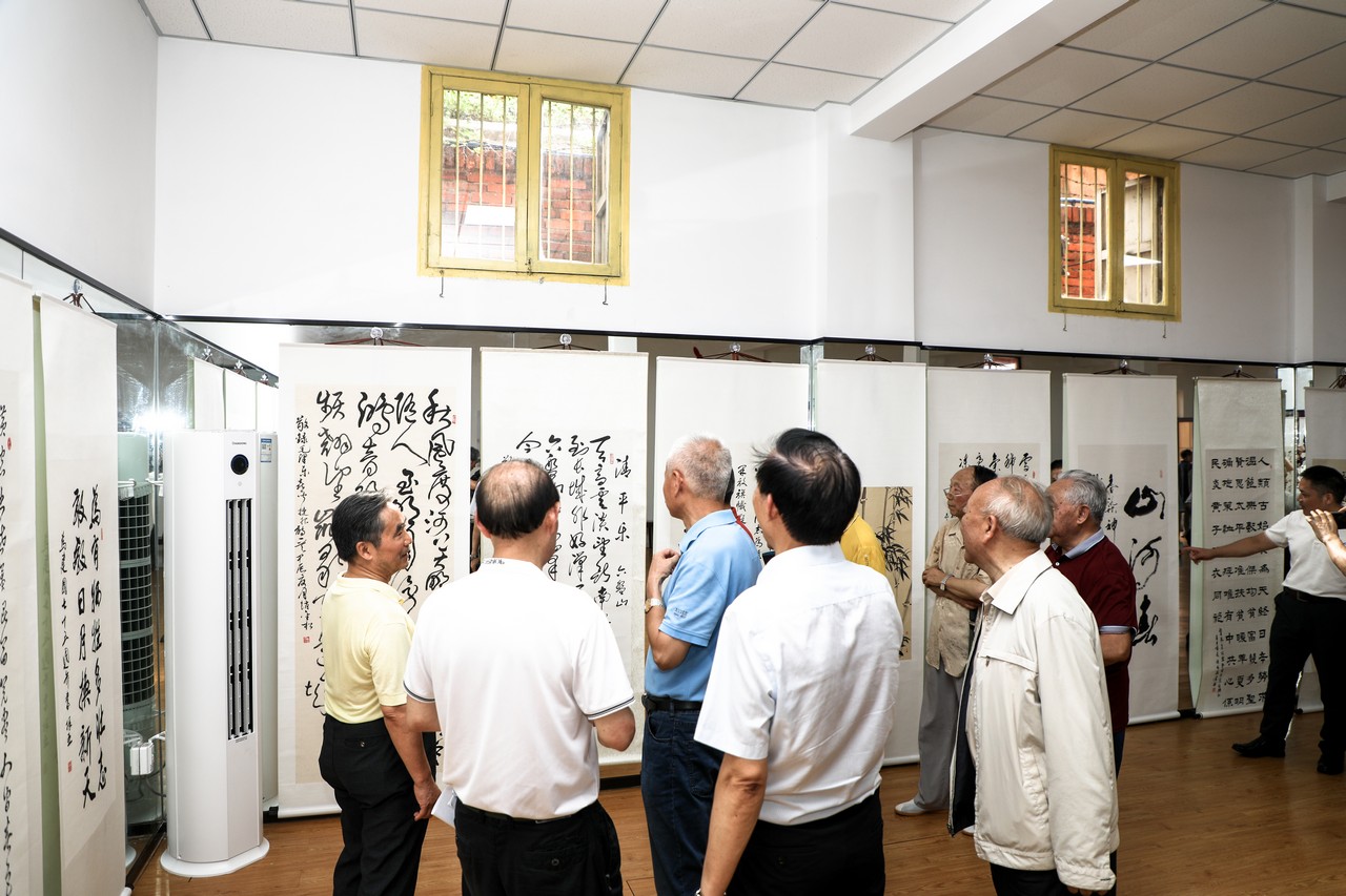 陈根平副董事长应邀出席四川省军区休干系统庆祝建国75周年诗书画展览展演暨老干部大学新校区落成仪式(图11)