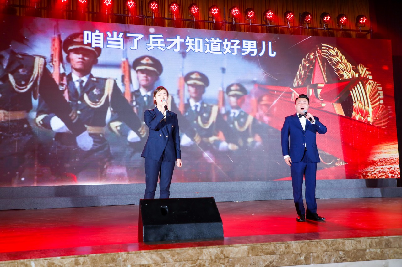执行总裁莫勇应邀出席“筑梦军旅军歌嘹亮•双拥共建鱼水情深——成都高新区新兵慰问演出进军营活动”(图6)
