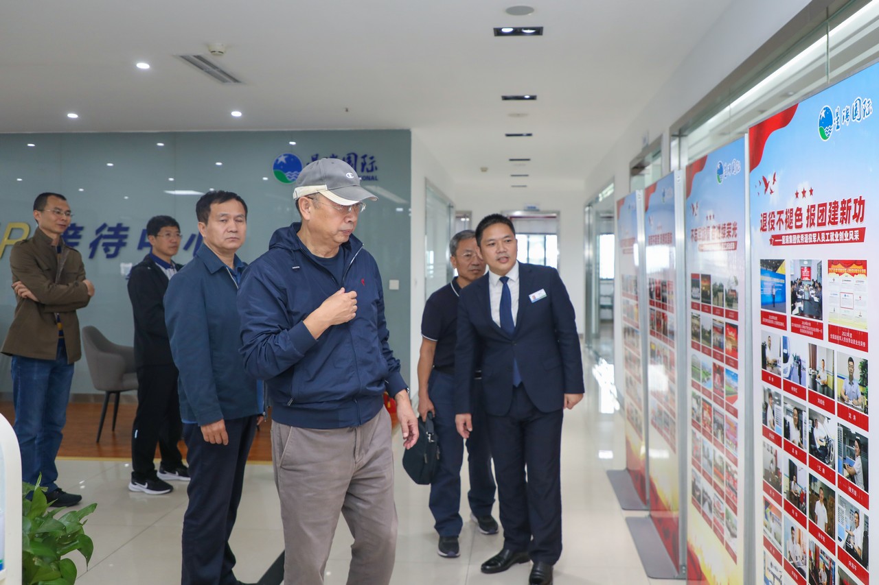 青岛市慈善总会、青岛市退役军人关爱基金会、青岛市退役军人服务中心领导一行莅临星瑞集团考察交流(图5)