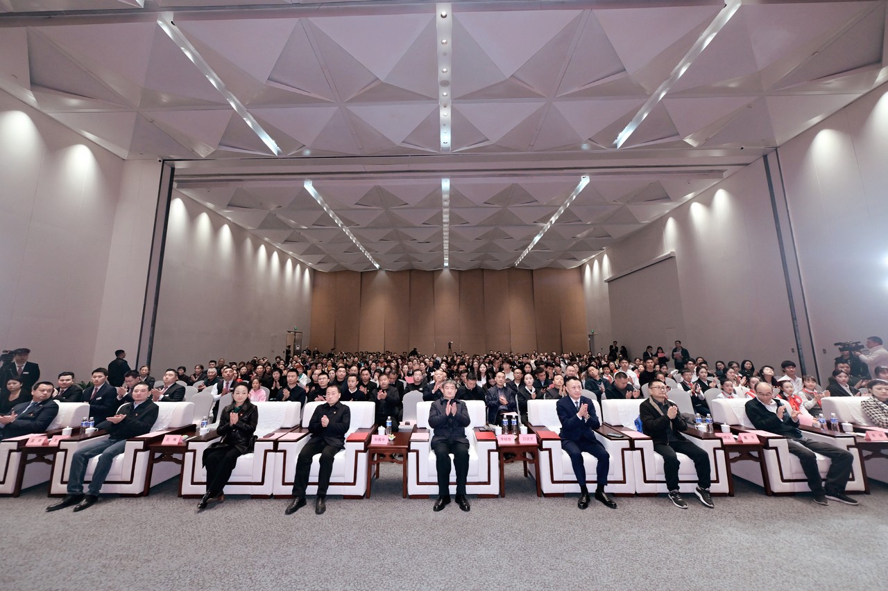 “强国有我·逐梦未来”2024年成都市校园国防教育暨红色宣讲员大赛颁奖典礼在成都星瑞墨林艺术酒店成功举行(图3)