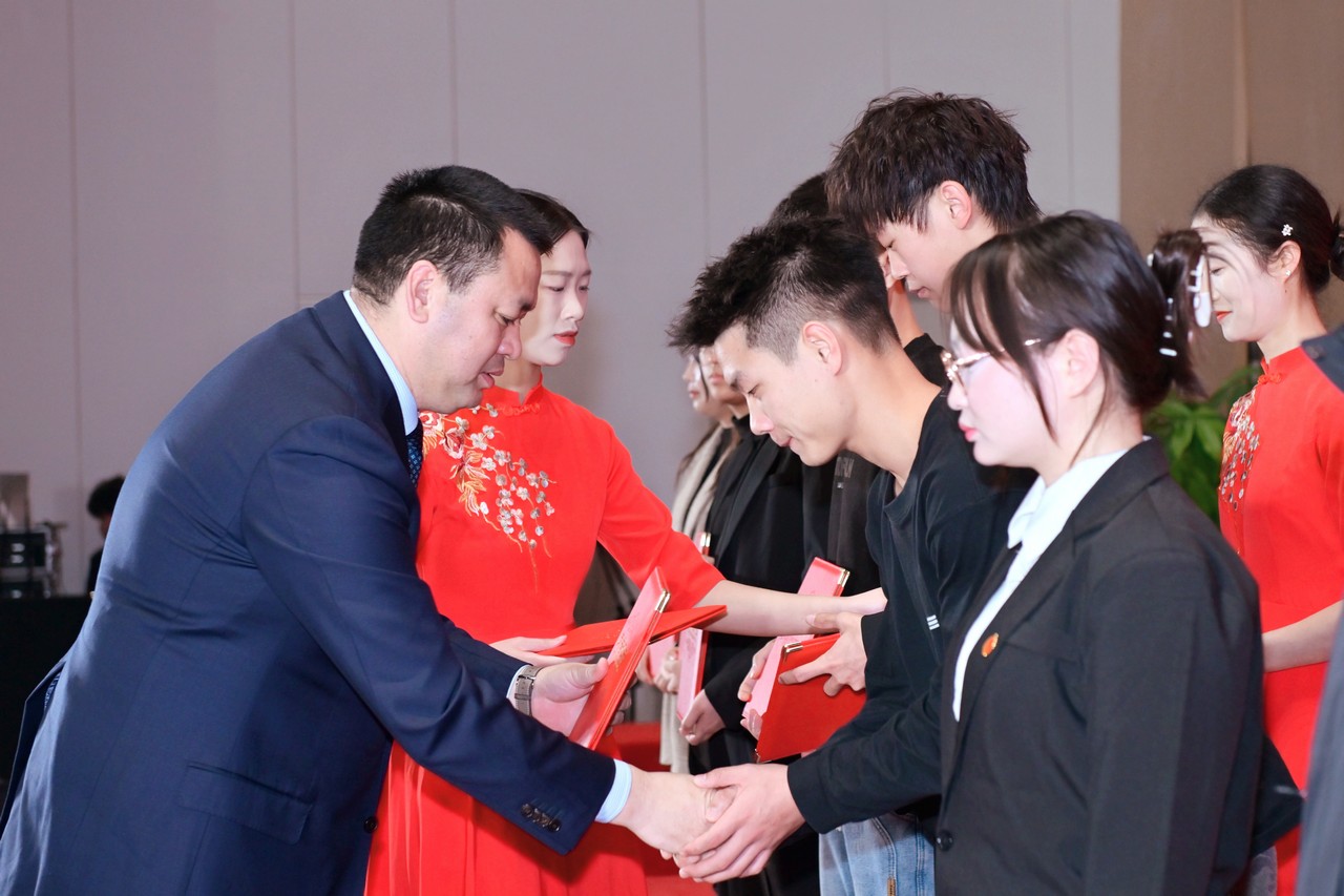 “强国有我·逐梦未来”2024年成都市校园国防教育暨红色宣讲员大赛颁奖典礼在成都星瑞墨林艺术酒店成功举行(图11)