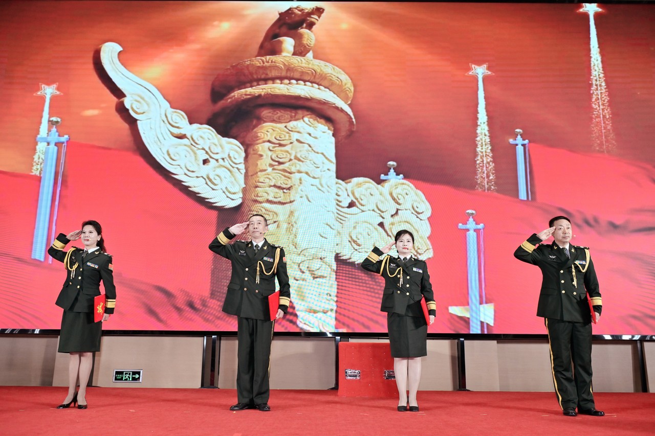 “强国有我·逐梦未来”2024年成都市校园国防教育暨红色宣讲员大赛颁奖典礼在成都星瑞墨林艺术酒店成功举行(图13)
