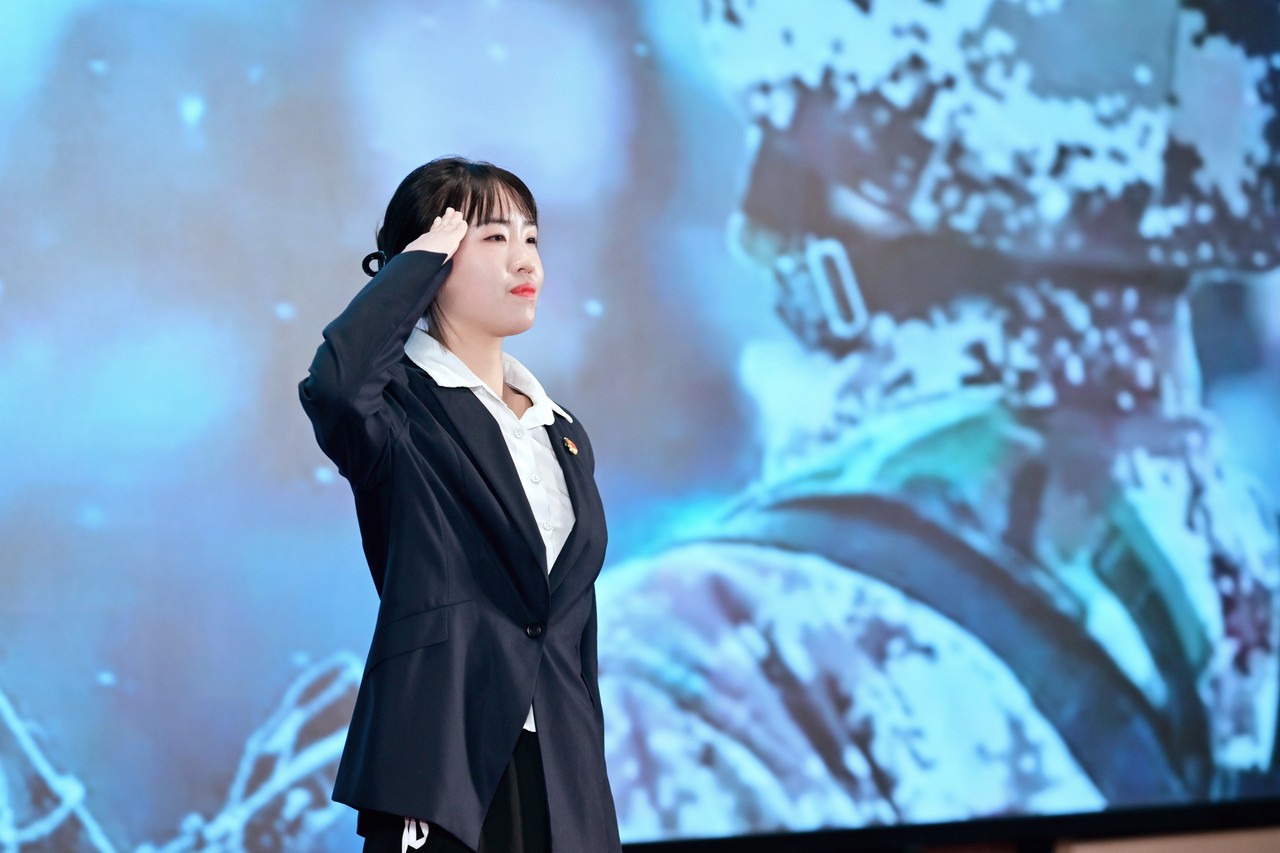 “强国有我·逐梦未来”2024年成都市校园国防教育暨红色宣讲员大赛颁奖典礼在成都星瑞墨林艺术酒店成功举行(图19)