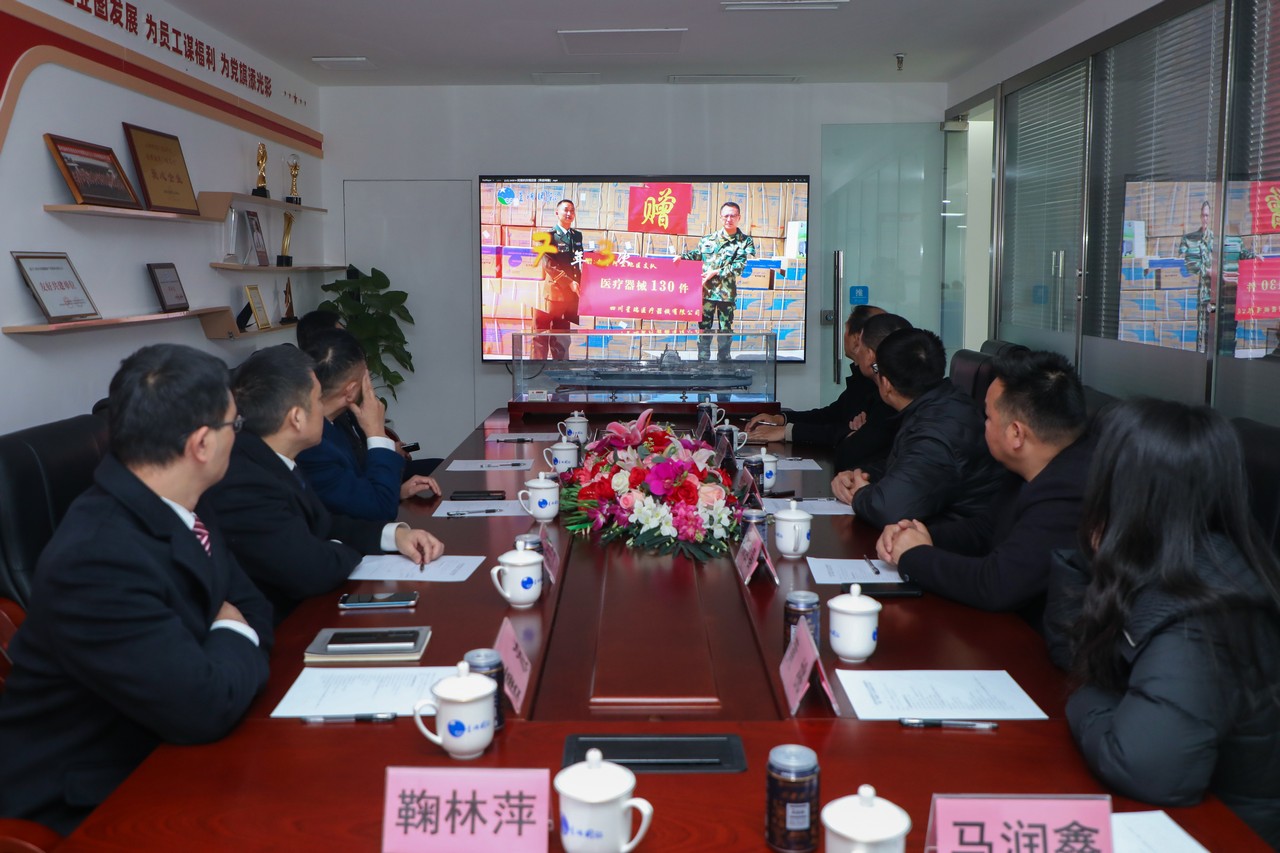 成都市爱国拥军联合会走访星瑞集团并赠送海军“福建号”航母模型(图4)