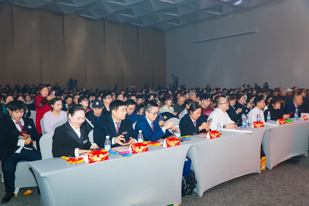 星瑞集团2025年子公司年会在成都星瑞墨林艺术酒店盛大举行(图18)