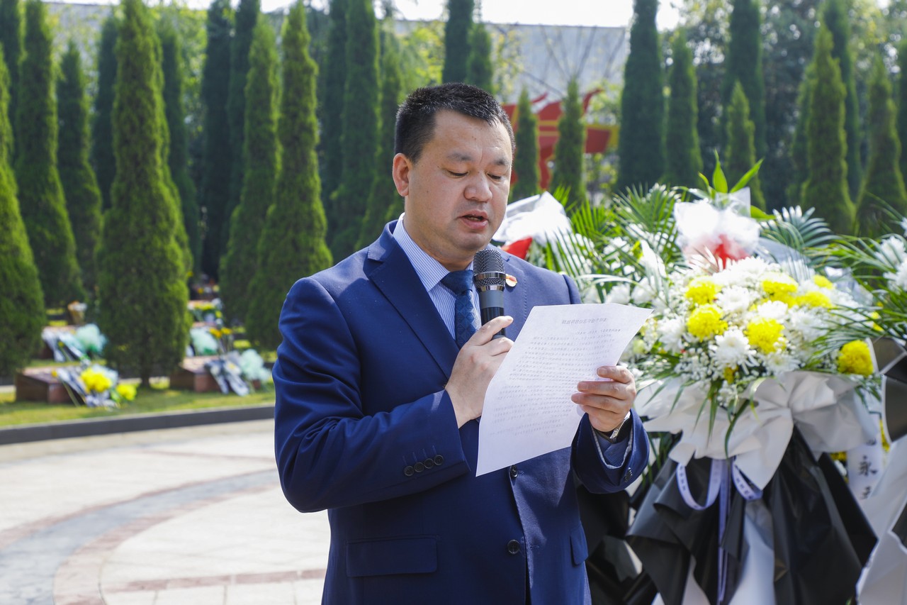 缅怀英烈祭忠魂 抚今追昔思奋进——星瑞集团2025年清明节缅怀英烈活动在全国各地举行(图8)