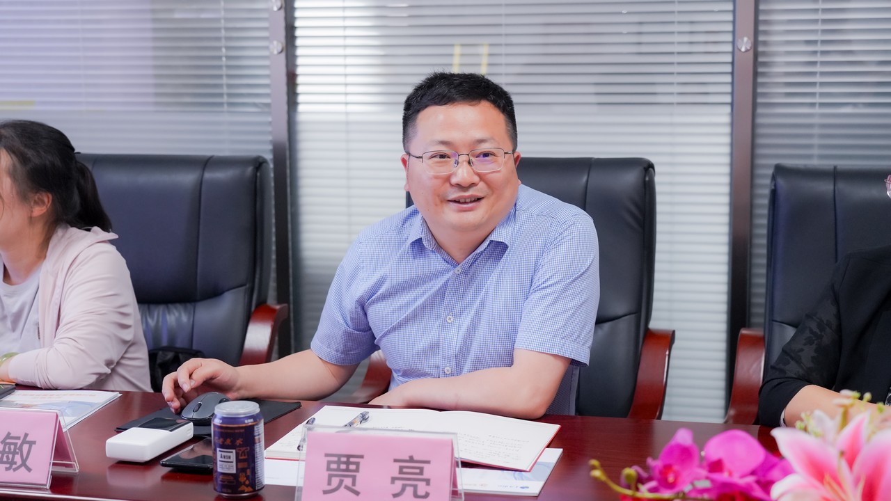 重庆市大渡口区跃进村街道党工委书记李瑜一行莅临星瑞集团考察交流(图5)