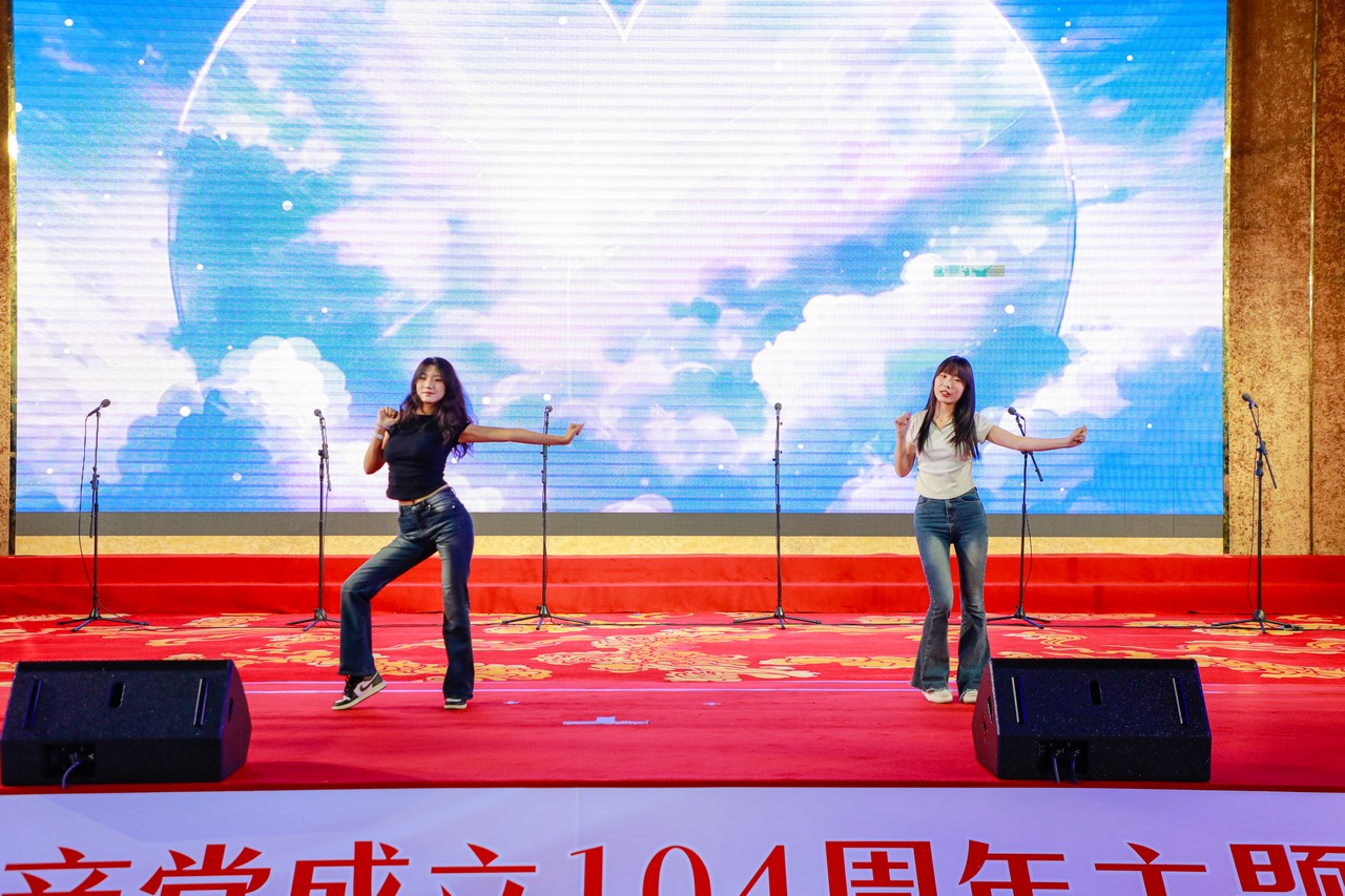 赤心永驻 声颂华章——星瑞集团庆祝中国共产党成立104周年主题歌咏比赛在蓉成功举行(图21)