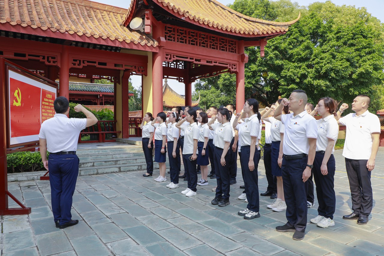 追忆红色足迹 践行时代使命——星瑞集团党支部开展党建带团建促工建主题活动(图1)