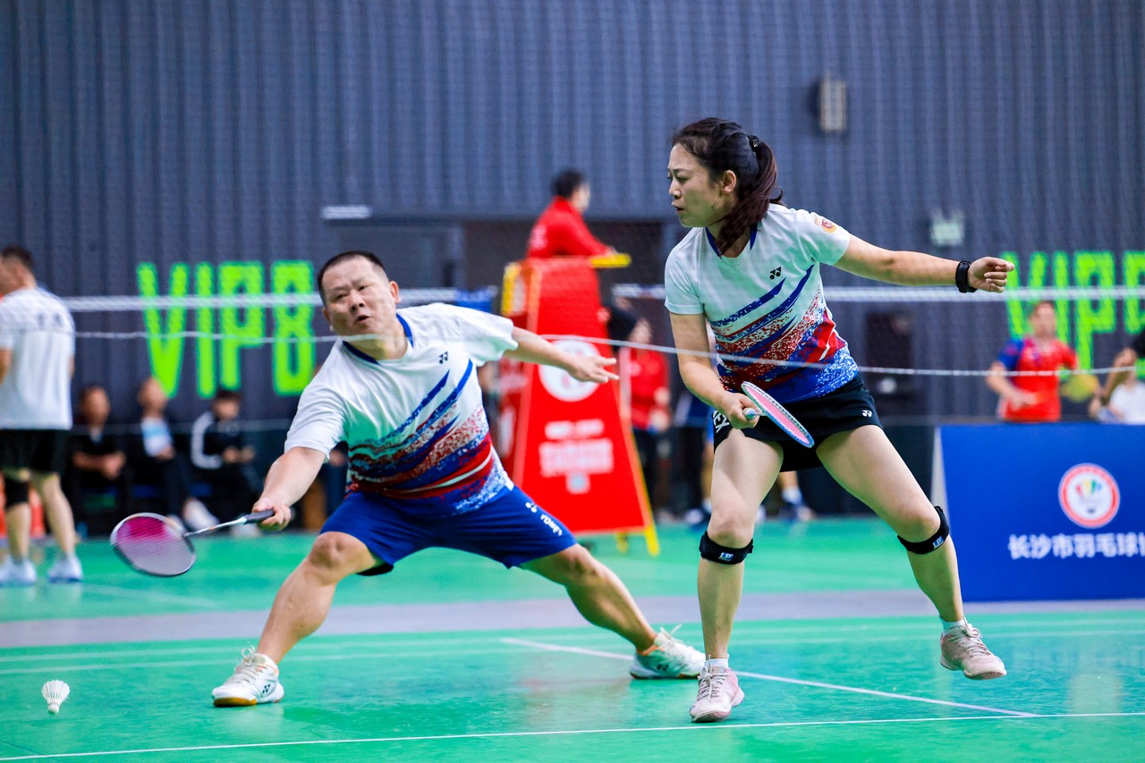 星瑞集团助力湖南省首届“老兵杯”退役军人羽毛球邀请赛成功举行(图6) 星瑞集团助力湖南省首届“老兵杯”退役军人羽毛球邀请赛成功举行(图6)