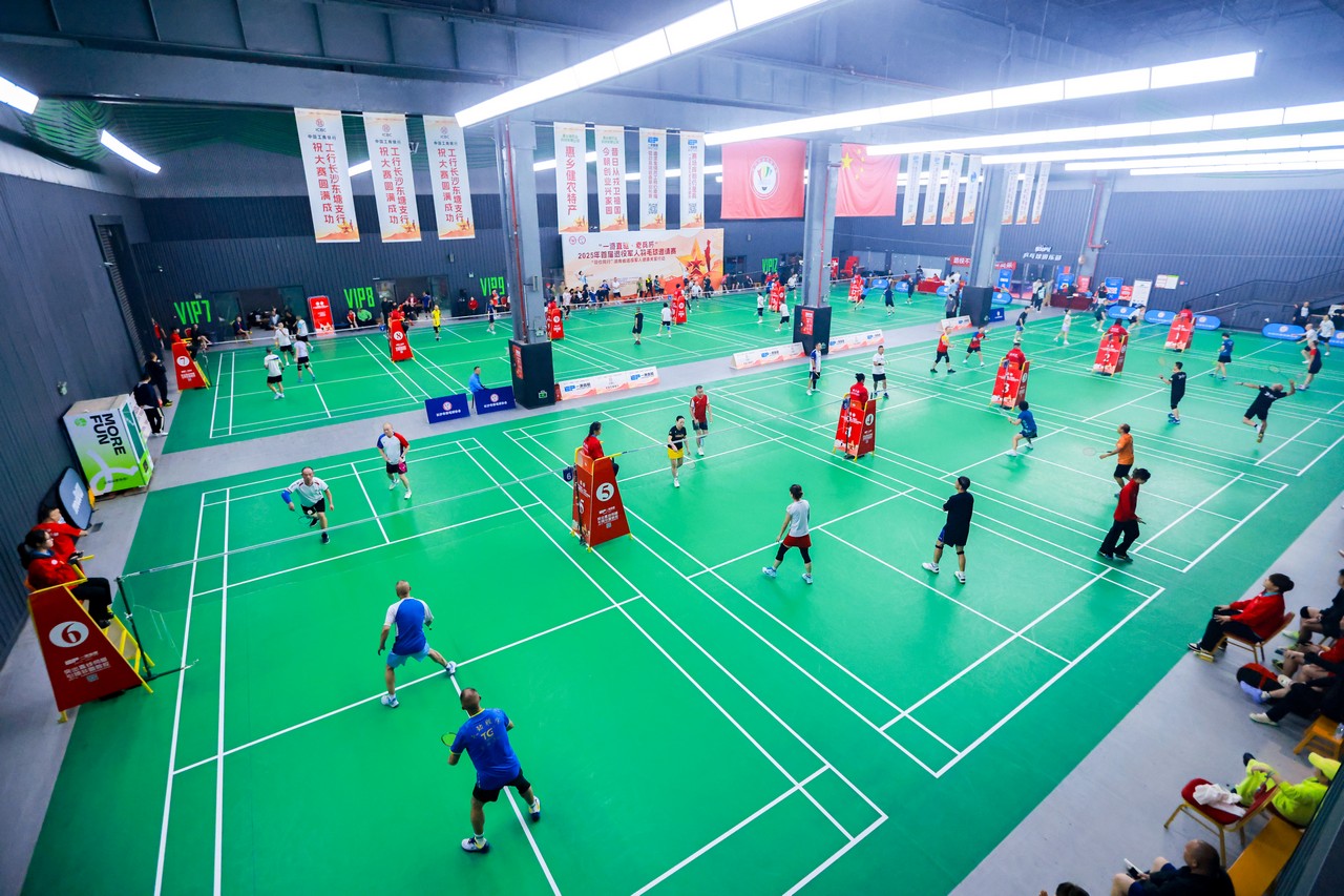 星瑞集团助力湖南省首届“老兵杯”退役军人羽毛球邀请赛成功举行(图7) 星瑞集团助力湖南省首届“老兵杯”退役军人羽毛球邀请赛成功举行(图7)