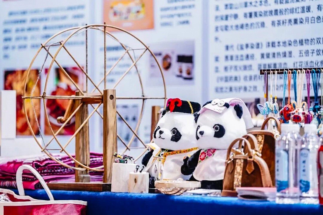 吕状文董事长应邀出席四川省退役军人事务领域拼经济搞建设促发展“绵阳行”活动(图2) 吕状文董事长应邀出席四川省退役军人事务领域拼经济搞建设促发展“绵阳行”活动(图2)