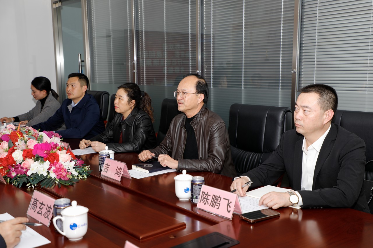 重庆市潼南区委常委、统战部部长刘春英一行莅临星瑞集团考察交流(图4) 重庆市潼南区委常委、统战部部长刘春英一行莅临星瑞集团考察交流(图4)