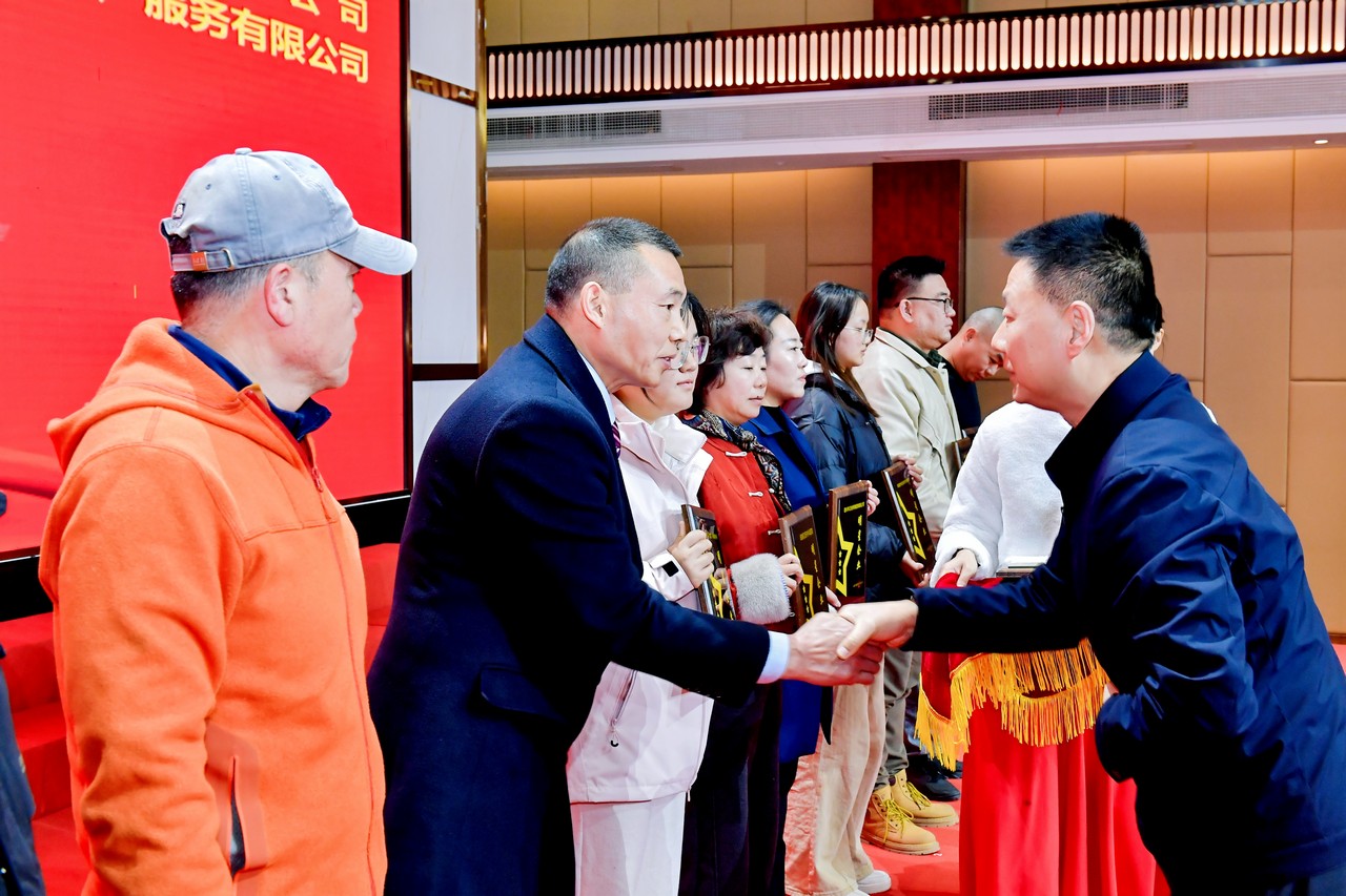 吕状文董事长与开元ky棋8924分获成都市首届社会化拥军“杰出人物”“明星企业”荣誉！(图5)