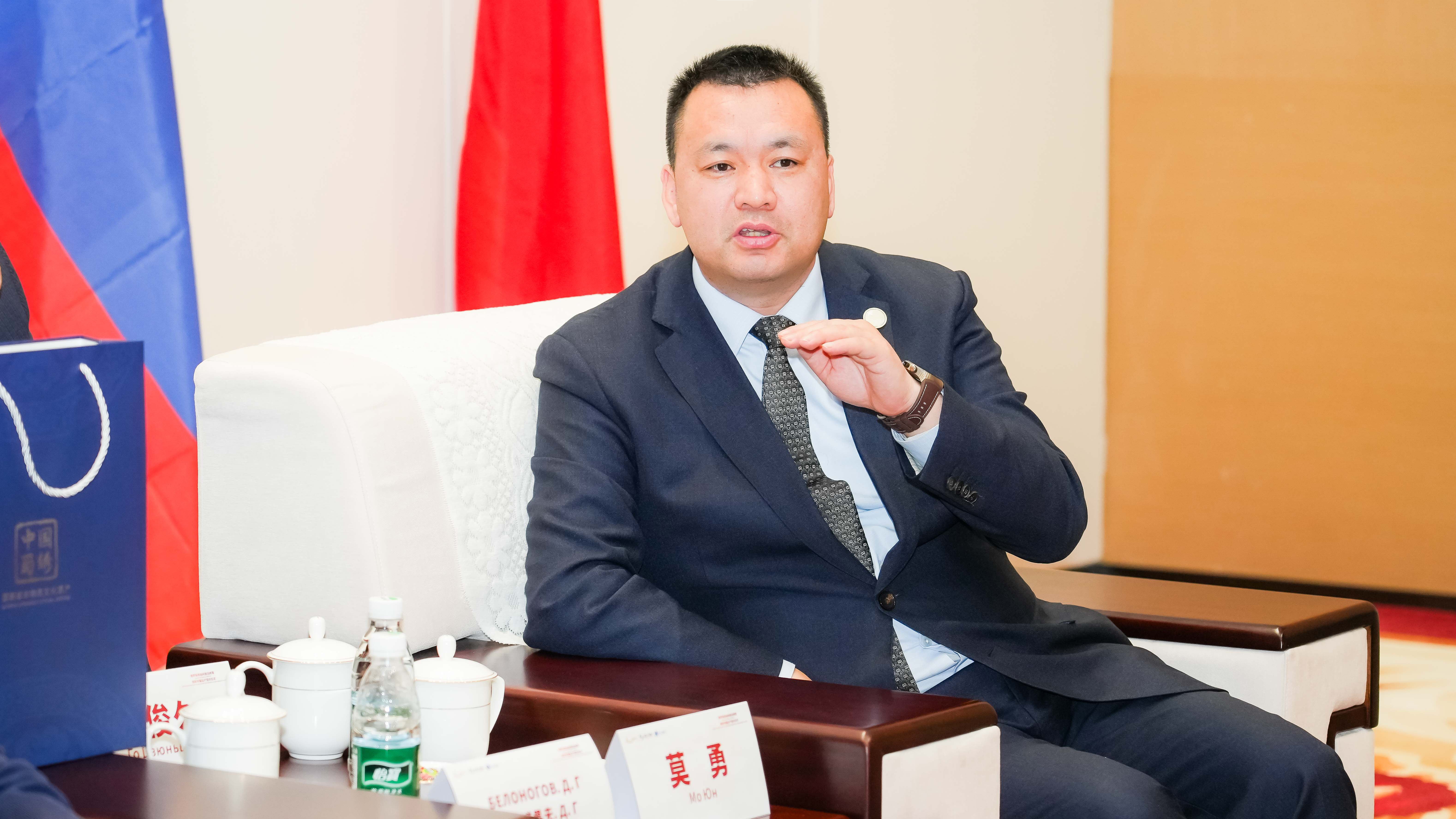 俄罗斯哈卡斯共和国一级国务参赞别洛诺果夫一行莅临开元ky棋8924考察交流(图4)