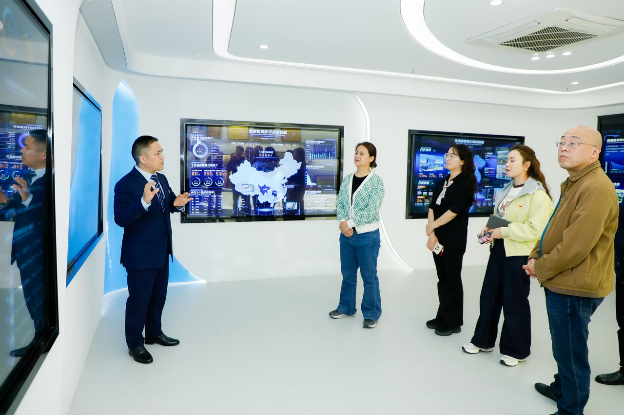 合作街道中海社区2026年一季度“两新”党建联席会在星瑞集团召开(图4)