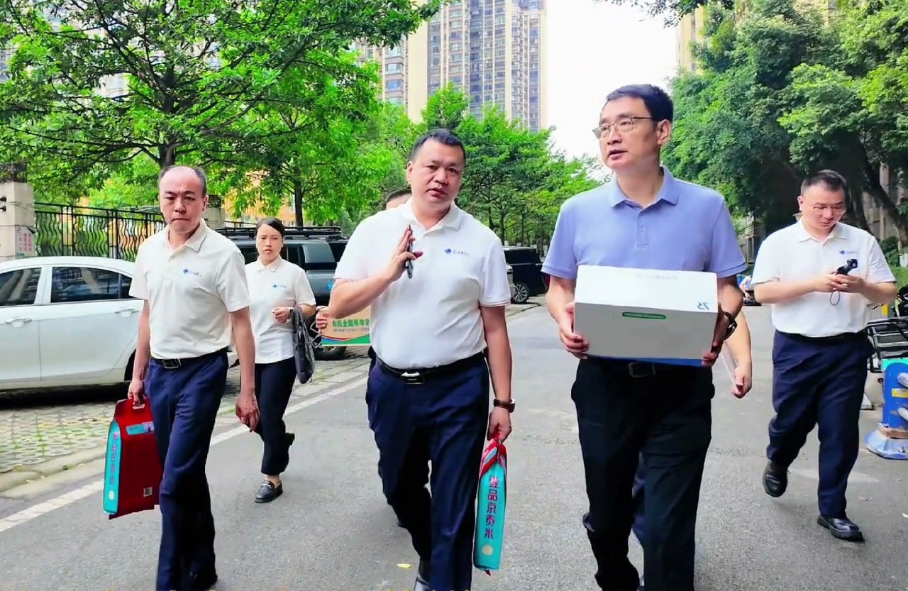 一脉军魂赓续传 两代同袍话初心——成都市爱国拥军联合会、星瑞集团联合慰问参战老兵及伤残军人(图1) 一脉军魂赓续传 两代同袍话初心——成都市爱国拥军联合会、星瑞集团联合慰问参战老兵及残疾军人(图1)