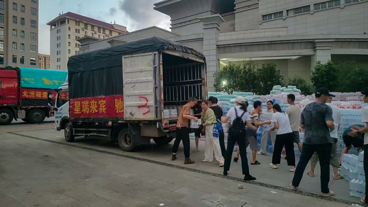 闻“汛”而动 驰援灾区——星瑞广西来宾区域驰援贵港抗洪抢险一线(图6) 闻“汛”而动 驰援灾区——星瑞广西区域驰援南宁、贵港抗洪抢险一线(图6)