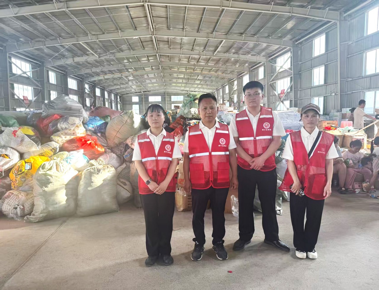 闻“汛”而动 驰援灾区——星瑞广西区域驰援南宁、贵港抗洪抢险一线(图11) 闻“汛”而动 驰援灾区——星瑞广西区域驰援南宁、贵港抗洪抢险一线(图11)