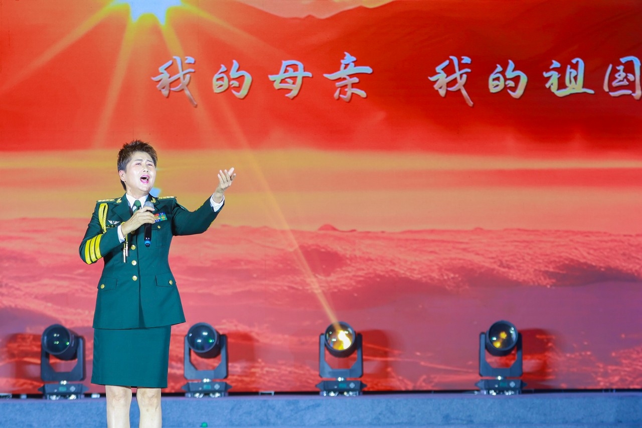 军魂铸脊梁 健康新长征 —— 星瑞集团庆祝建军99周年暨纪念红军长征胜利90周年文艺汇演在蓉盛大举行(图22) 军魂铸脊梁 健康新长征 —— 星瑞集团庆祝建军99周年暨纪念红军长征胜利90周年文艺汇演在蓉盛大举行(图22)