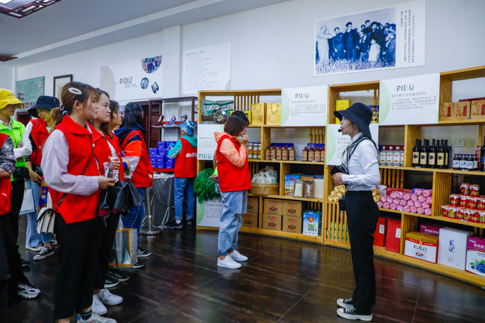 学战旗精神 促创新发展 ——星瑞集团党支部开展“庆五一、迎五四”走进战旗村活动(图13)