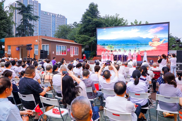 吕状文被授予优秀共产党员称号(图11)