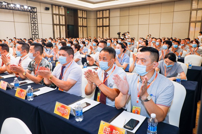 垦荒争先锋 健康好蜂景 —— 蜂奥焕新产品发布会在成都天府新区国际会议中心成功举行(图5)