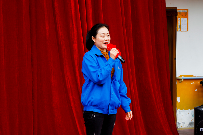 重阳金秋美如虹——成都彩虹集团党群党支部一行赴温江星瑞寿而康养老院慰问(图3)